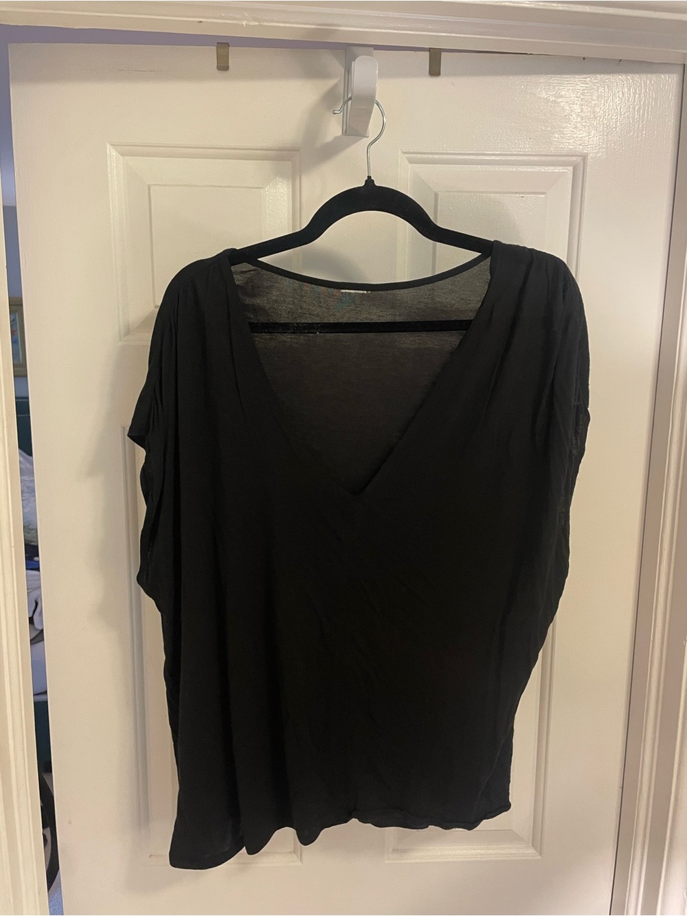 Women's Black V-Neck Short Sleeve Top